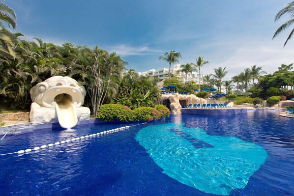 6 outdoor pools, pool umbrellas, pool loungers