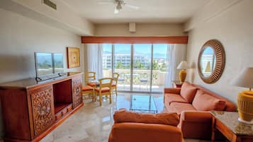 Junior Suite Sea View | 1 間臥室、免費迷你吧、客房內保險箱、遮光布/窗簾