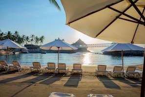 Private beach, beach cabanas, sun loungers, beach umbrellas