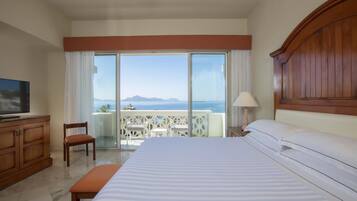 Free minibar, in-room safe, blackout drapes, iron/ironing board