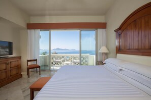 Free minibar, in-room safe, blackout drapes, iron/ironing board