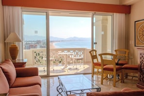 Junior Suite, Premium Level | 1 habitación y artículos del minibar gratis