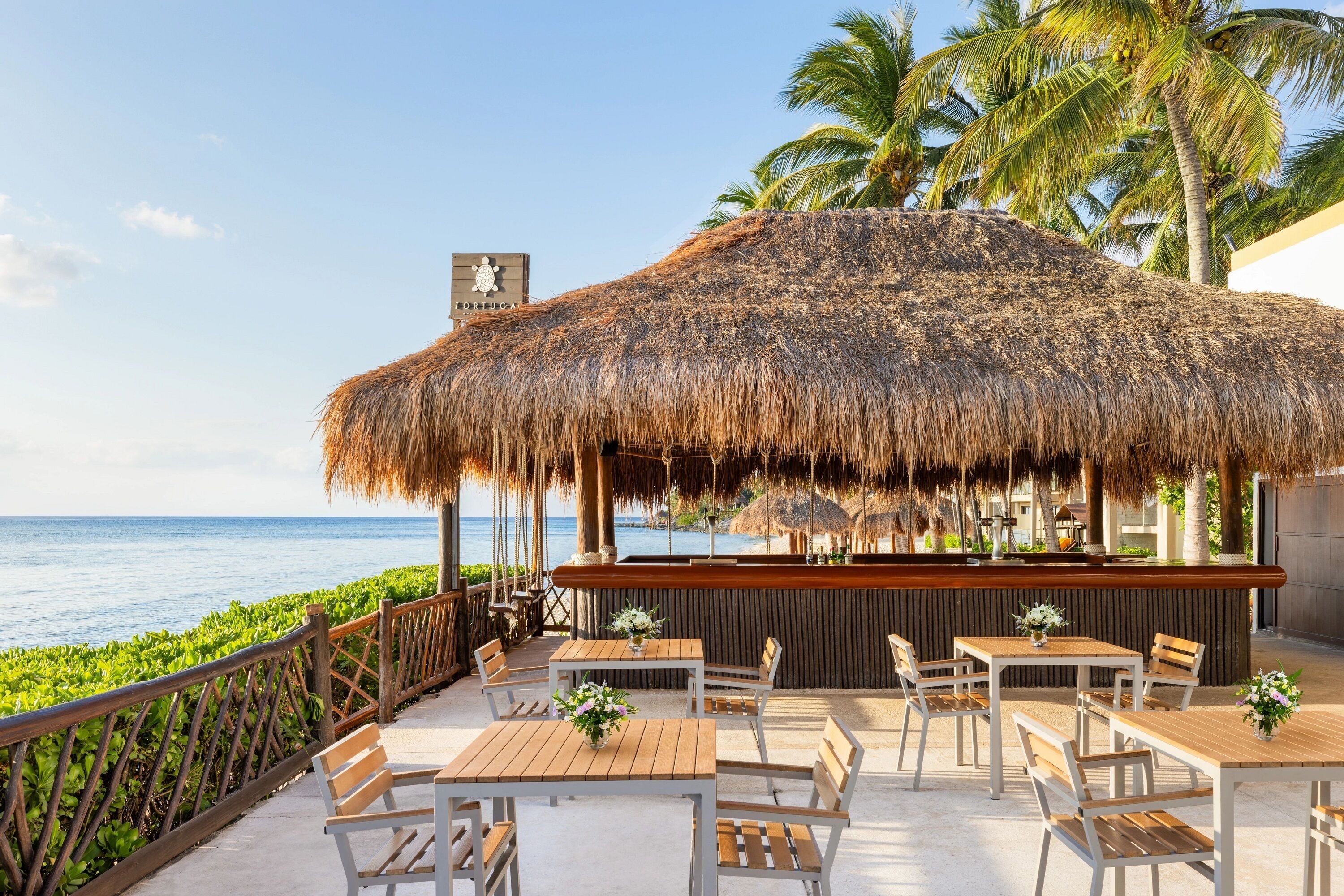 2 間酒吧/酒廊、池畔酒吧