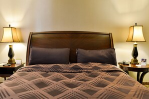 In-room safe, desk, laptop workspace, iron/ironing board - Plaza del General (Tegucigalpa)