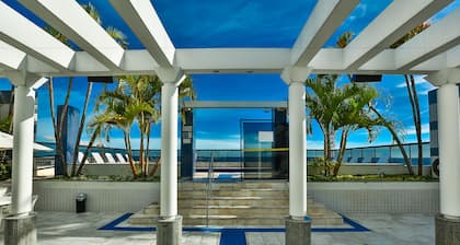 Metropolitan Hotel by Atlantica