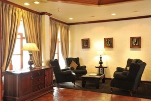 Living area - Hotel Promenade (Mbombela)