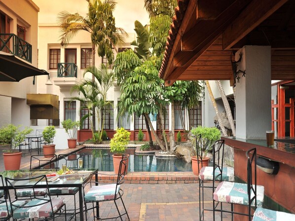 Breakfast, lunch and dinner served - Hotel Promenade (Mbombela)