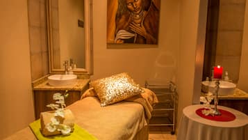 Couples treatment room(s), sauna, body treatments, facials, massages