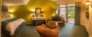 Premier Suite | In-room safe, desk, iron/ironing board, free WiFi