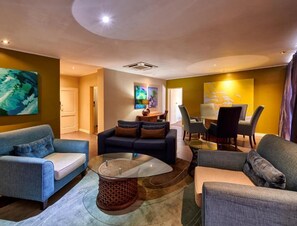 Presidential Suite | In-room safe, desk, iron/ironing board, free WiFi