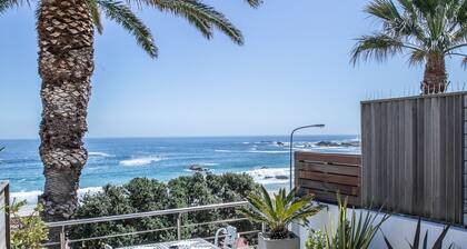 Sea Castle Hotel Camps Bay