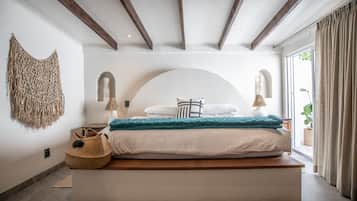 Egyptian cotton sheets, premium bedding, Select Comfort beds, minibar