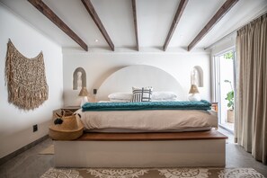 1 bedroom, Egyptian cotton sheets, premium bedding, Select Comfort beds
