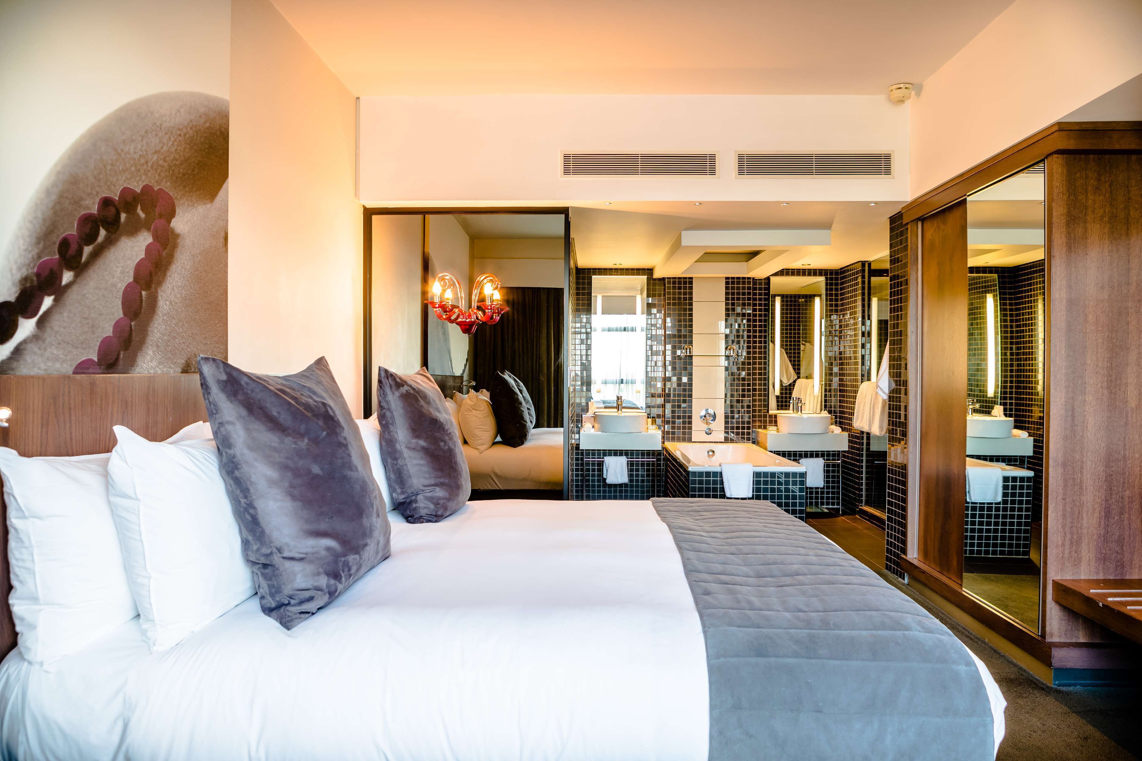 Suite | Premium bedding, minibar, in-room safe, desk