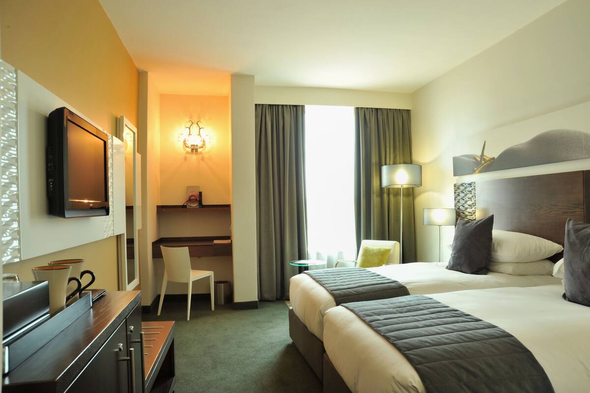 1 bedroom, premium bedding, minibar, in-room safe