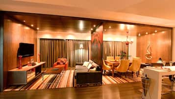 1 bedroom, premium bedding, minibar, in-room safe