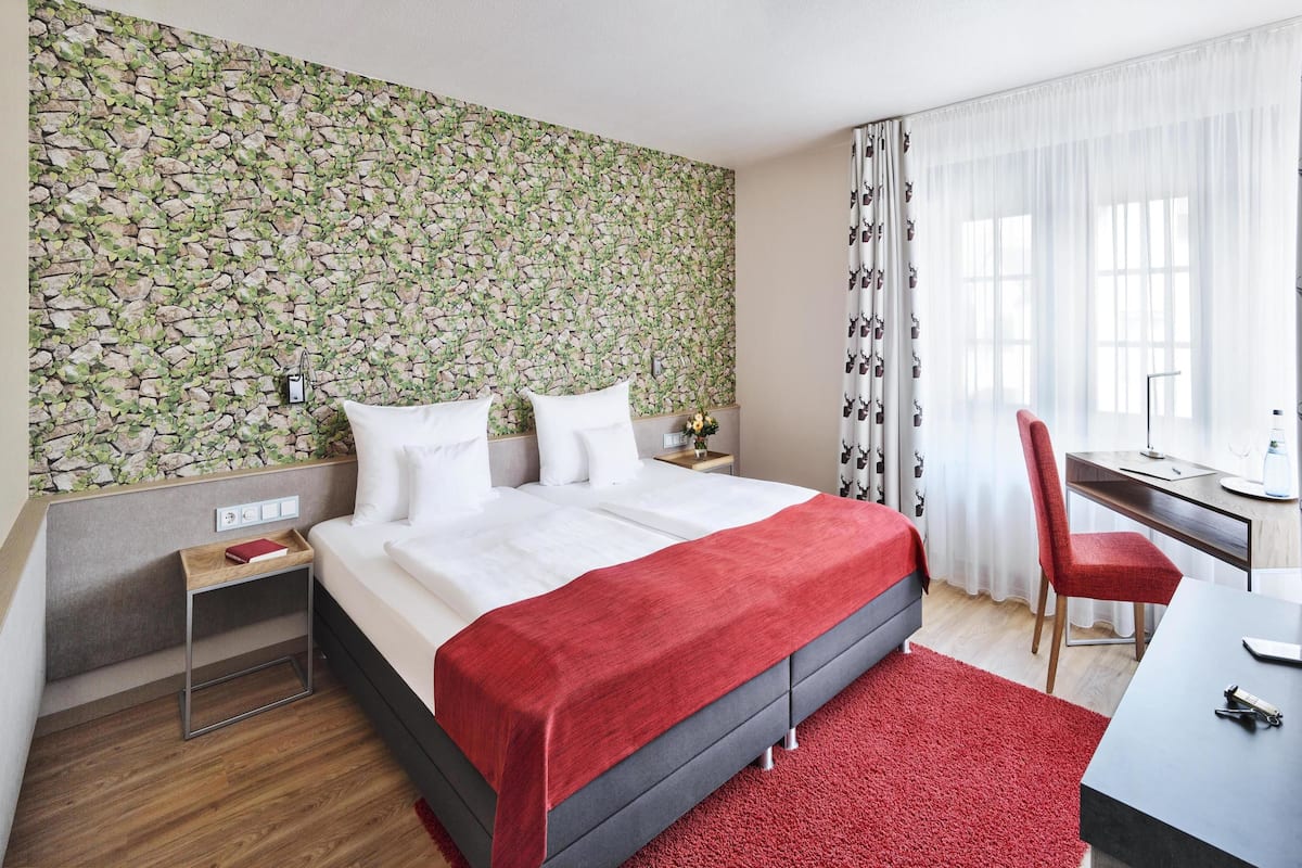 In-room safe, desk, soundproofing, iron/ironing board