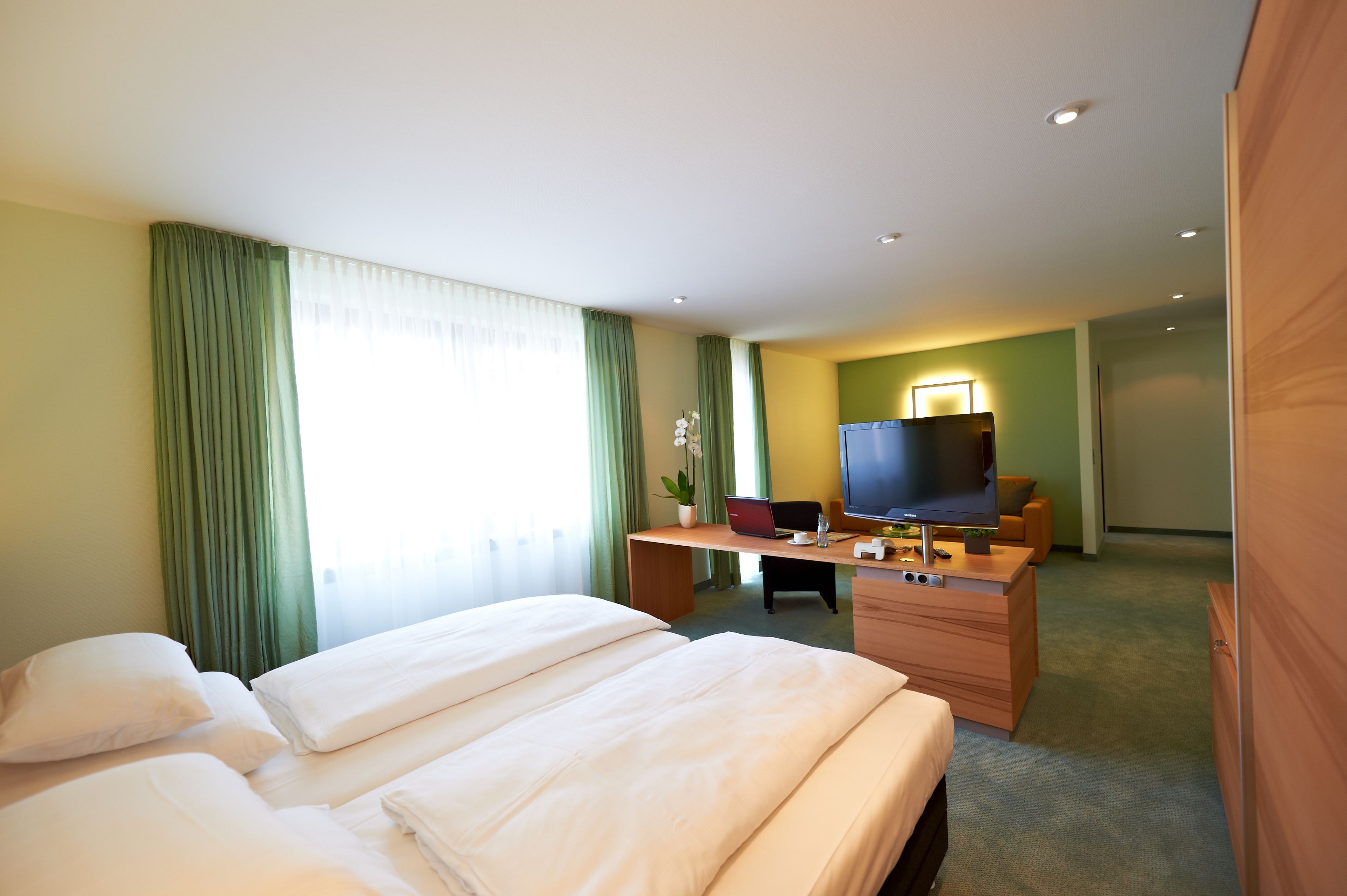 1 bedroom, in-room safe, desk, soundproofing