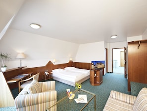 In-room safe, desk, soundproofing, iron/ironing board