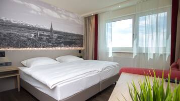 VerdunkelungsvorhÀnge, schallisolierte Zimmer, Babybetten