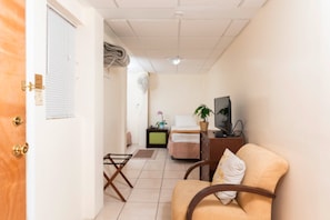 Chambre Économique, 2 lits une place, vue cour intérieure | Lits pliants/supplémentaires, Wi-Fi gratuit, draps fournis