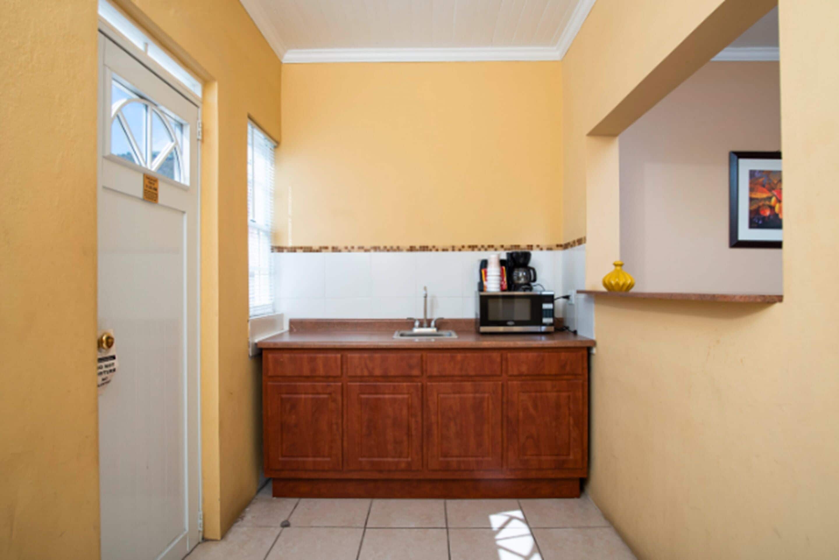 suite, 2 bedrooms | 1 bedroom, rollaway beds, free wifi, bed sheets