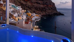 Honeymoon Apartment, Balcony, Sea View & Jetted Tub | Whirlwanne