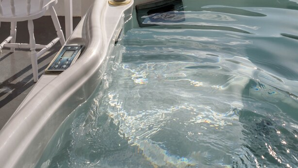 Two Bedroom Suite, Sea View & Hot Tub | Whirlwanne