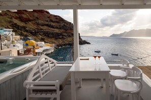 Deluxe Two Bedroom Apartment, Private Terrace & Hot Tub | Beach/ocean view