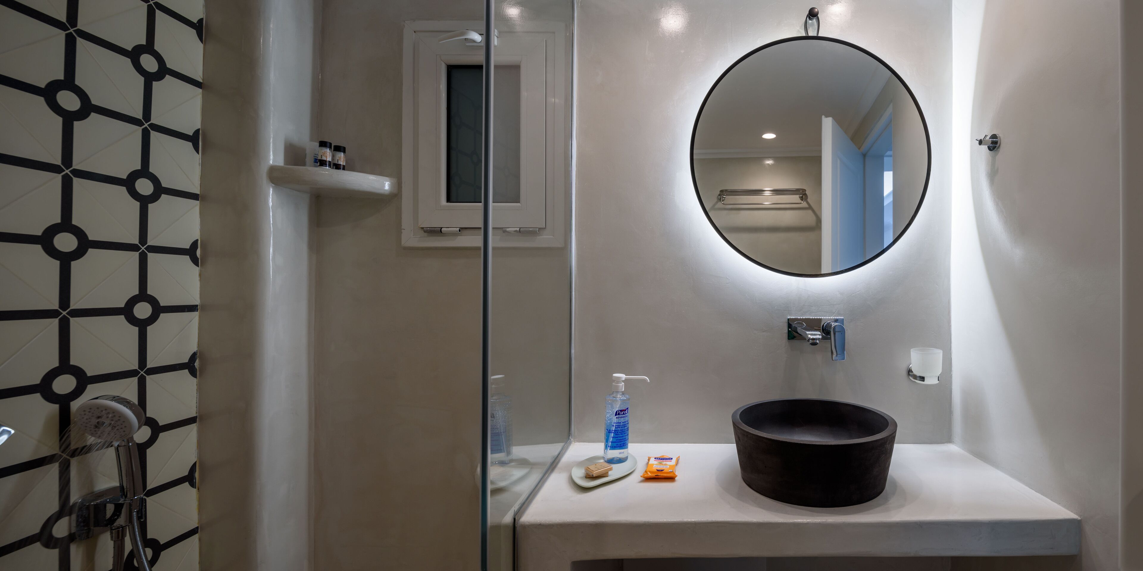 standard room | bathroom | eco-friendly toiletries, hair dryer, bathrobes, slippers