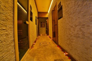Sauna, steam room