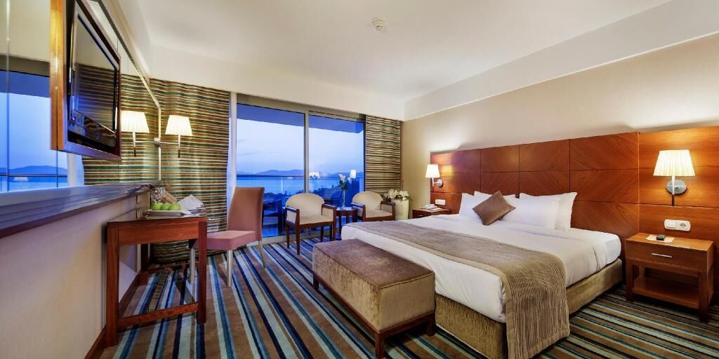 Free minibar, in-room safe, desk