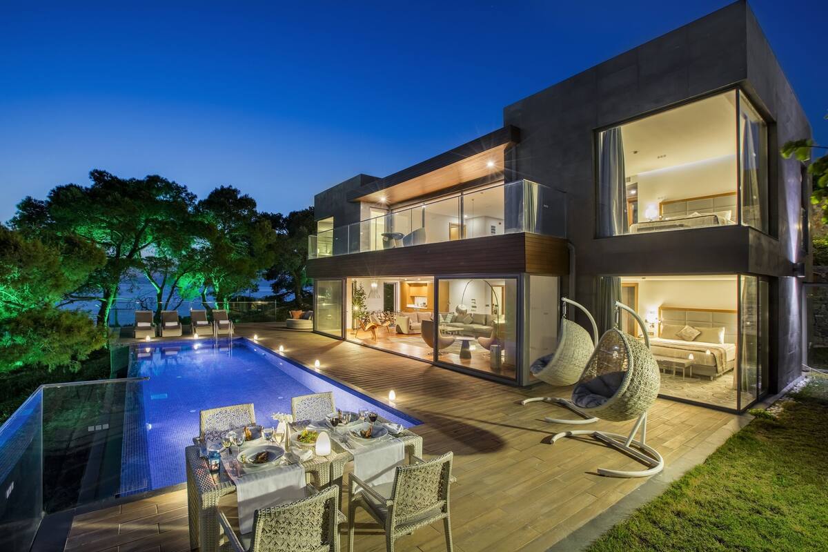 Villa – deluxe (Private Pool) | Utendørsbasseng | Innendørsbasseng, 3 utendørsbassenger og solsenger
