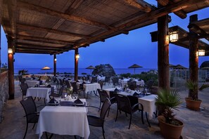 5 restaurantes, é servido café da manhã