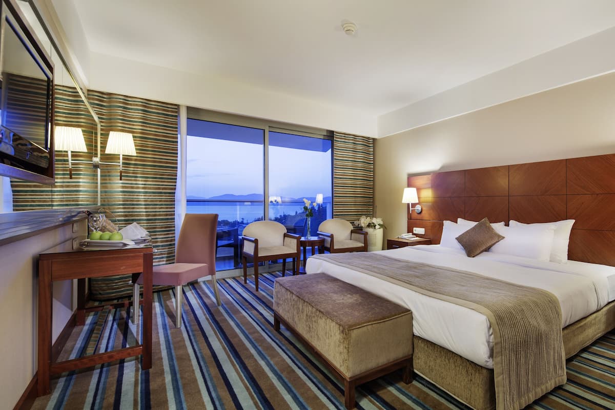 2 bedrooms, free minibar, in-room safe, desk