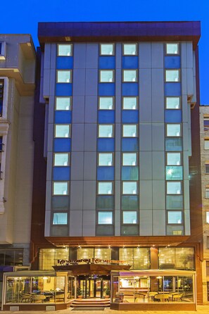 Front of property - evening/night