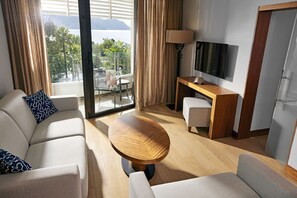 Suite, Sea View | Living area