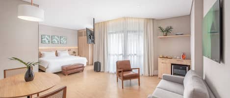 Luxo Casal - 1 Cama Casal | Minibar, Zimmersafe, Schreibtisch, Verdunkelungsvorhänge