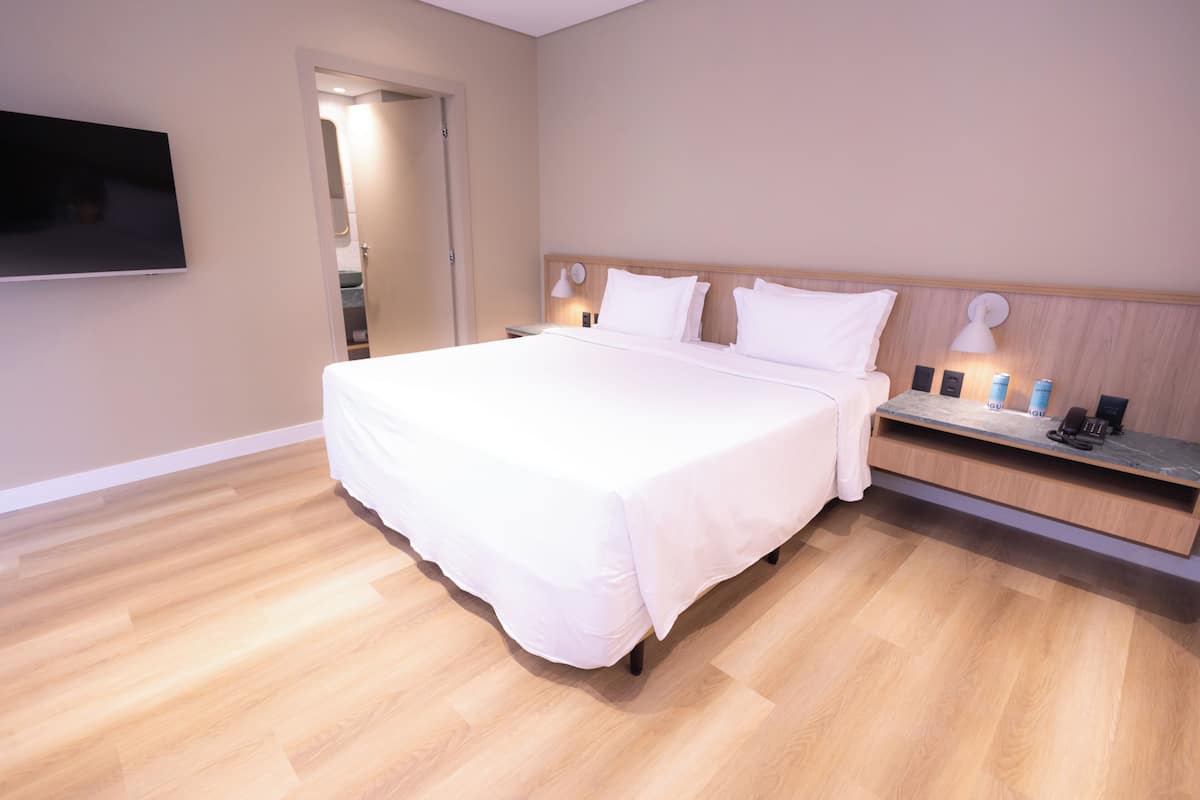Suite | Minibar, in-room safe, desk, blackout drapes
