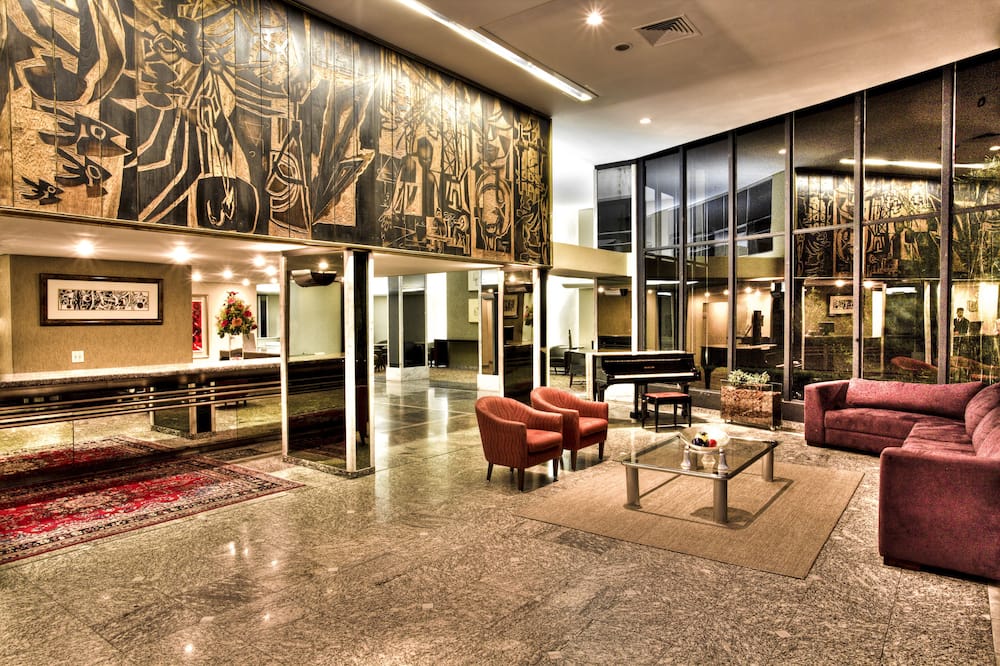 Alta Reggia Plaza Hotel