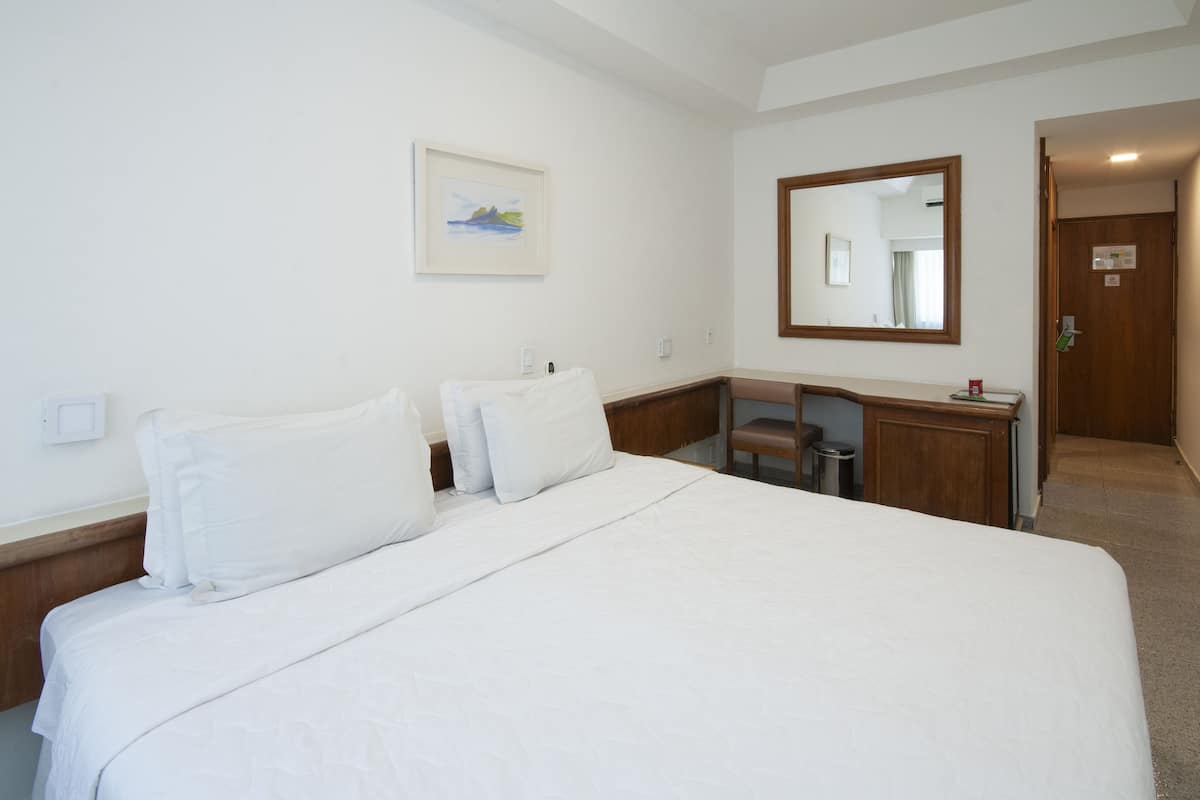 Doppia Deluxe | 1 camera, minibar, cassaforte in camera, una scrivania