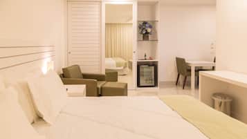 1 chambre, minibar, coffres-forts dans les chambres, bureau