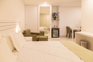 1 bedroom, minibar, in-room safe, desk