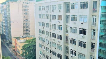 Chambre Triple Standard | Vue sur la rue