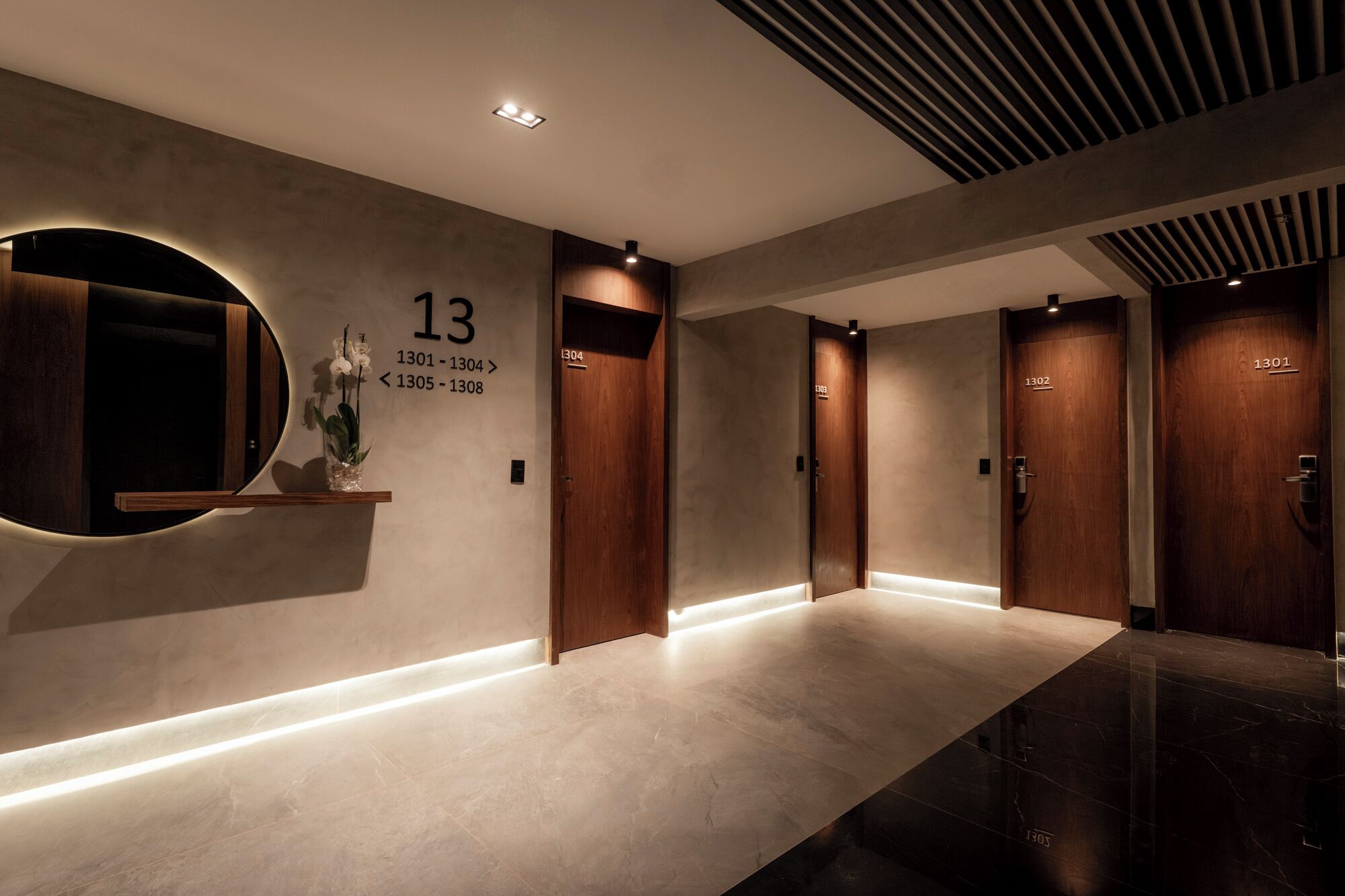 Minibar, in-room safe, desk, laptop workspace