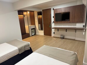 Standard Twin Room, Courtyard View | Minibar, in-room safe, desk, laptop workspace