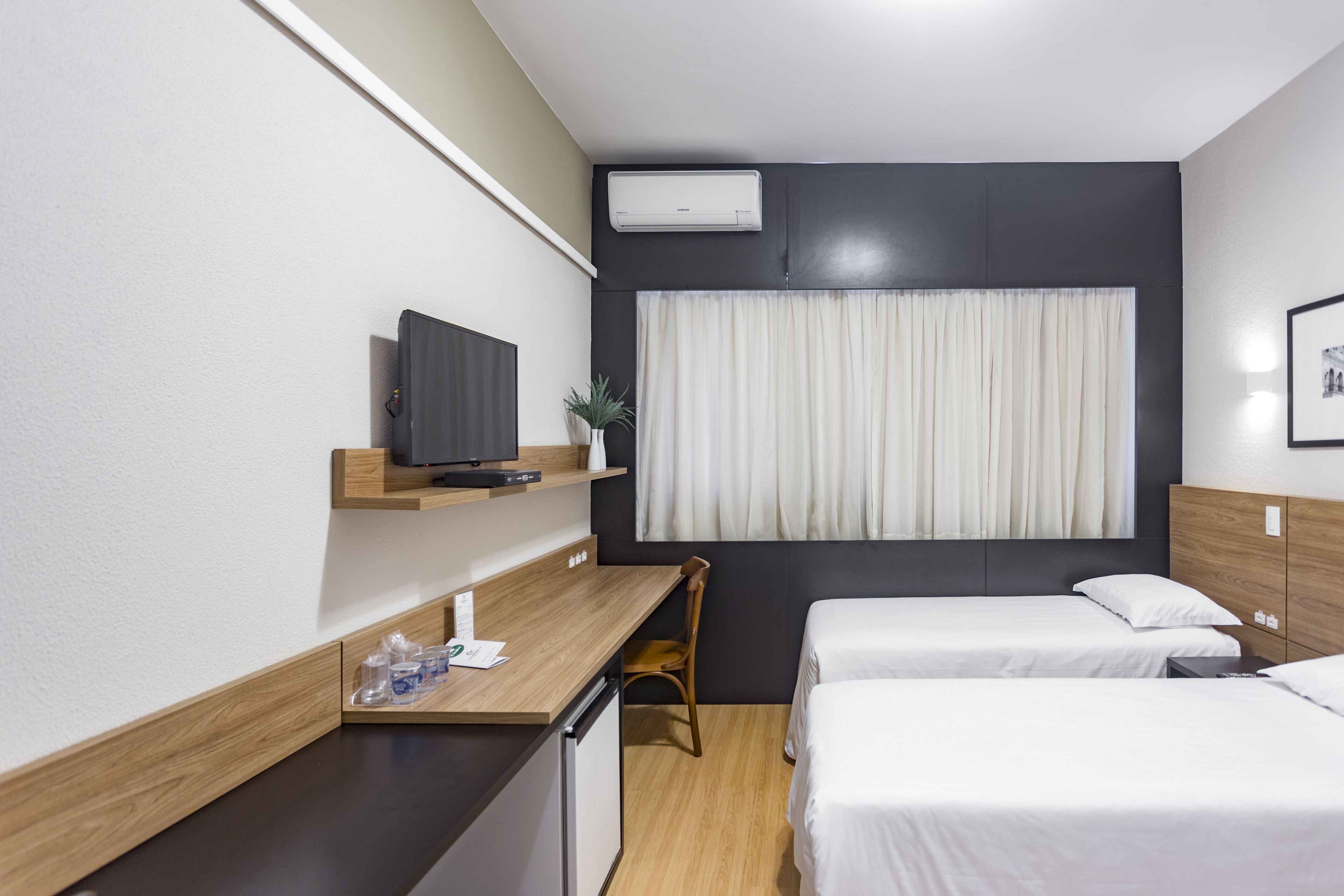 deluxe twin room, 2 single beds | 1 bedroom, premium bedding, pillow-top beds, minibar