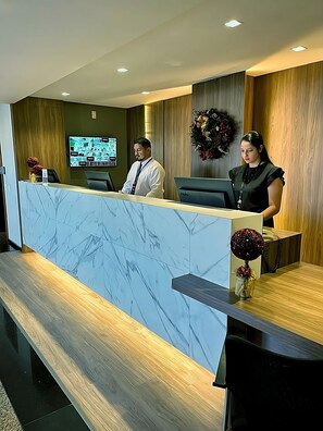 Reception - Cambirela Hotel (Florianópolis)
