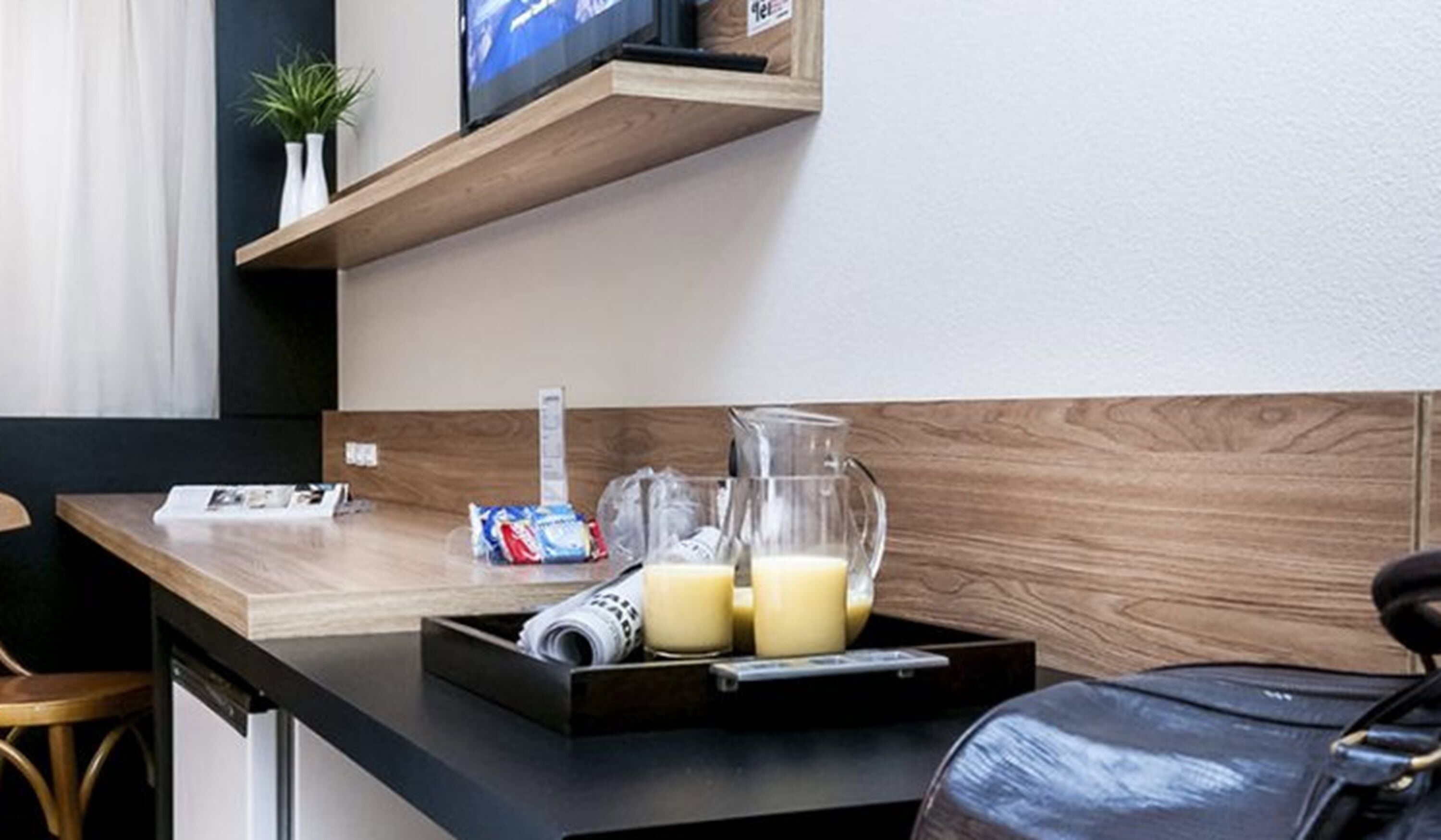 deluxe twin room, 2 single beds | 1 bedroom, premium bedding, pillow-top beds, minibar