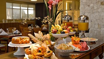 Free daily buffet breakfast